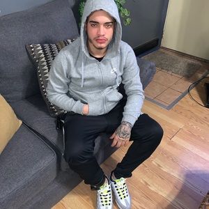 Meet your Posher, Robert